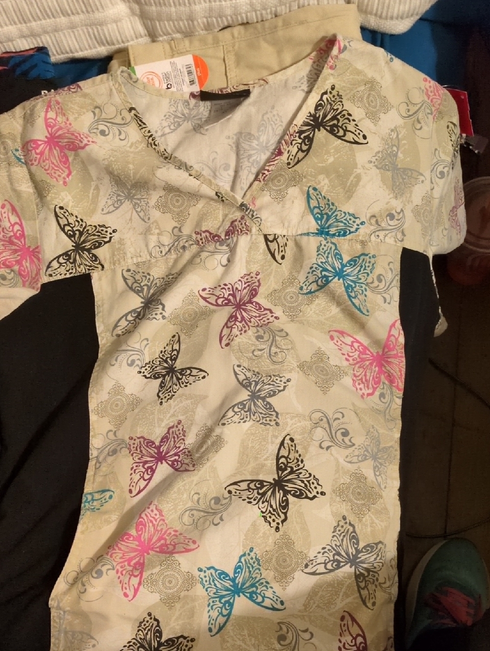 Cherokee Women’s Butterfly Scrub Top XL